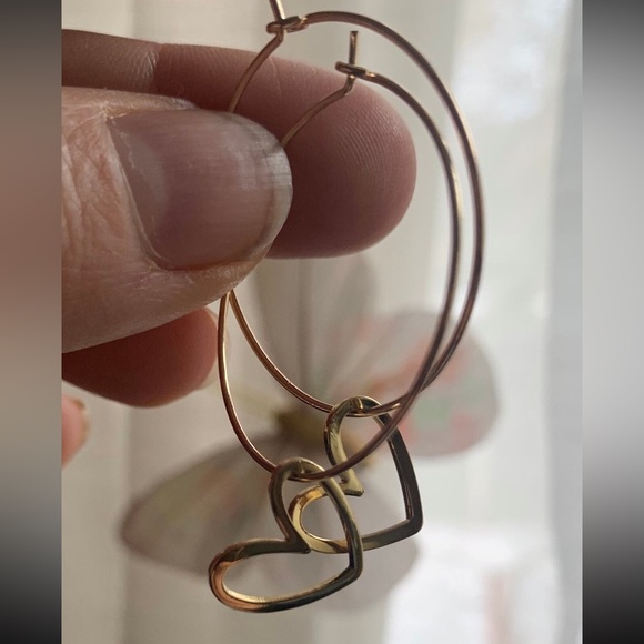 18K Gold Heart Hoops💕 Handcrafted 💕 Valentine Gift ✨Gold Filled✨ - Picture 3 of 5